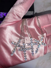 Load image into Gallery viewer, Dainty Cross Necklace.